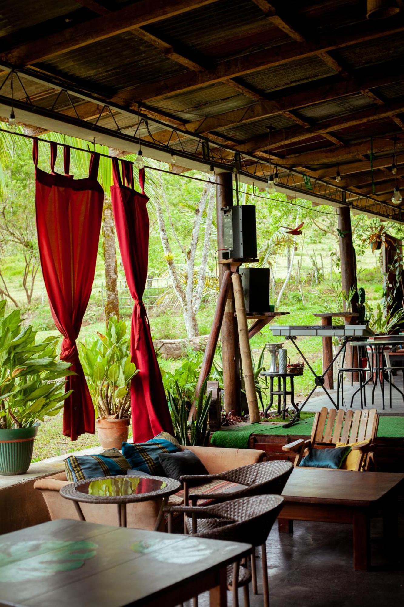 Hacienda Monteclaro Hotel Туриалба Екстериор снимка